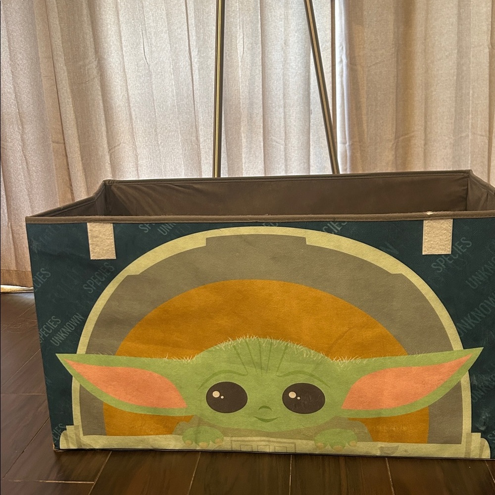 Star Wars Bady Yoda collapsible storage bin‎ in gray.